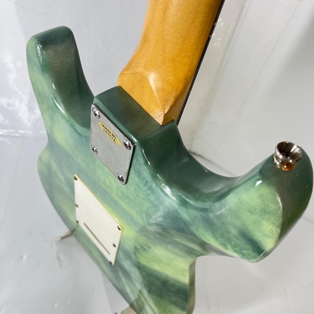 Vintage 　ストラトキャスタータイプ 　カモ感グリーン