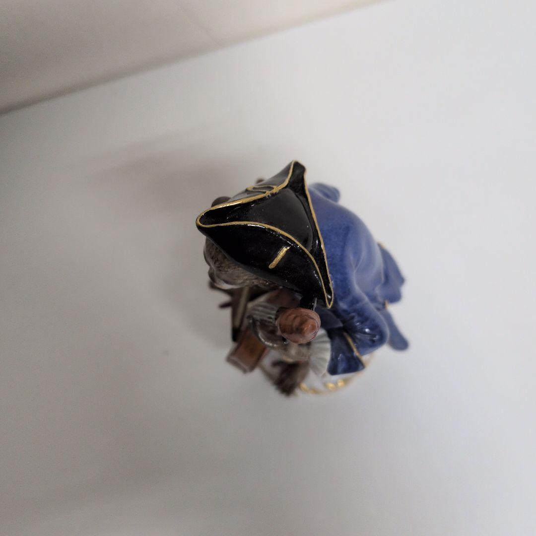 猿のチェロ演奏者 フィギュア