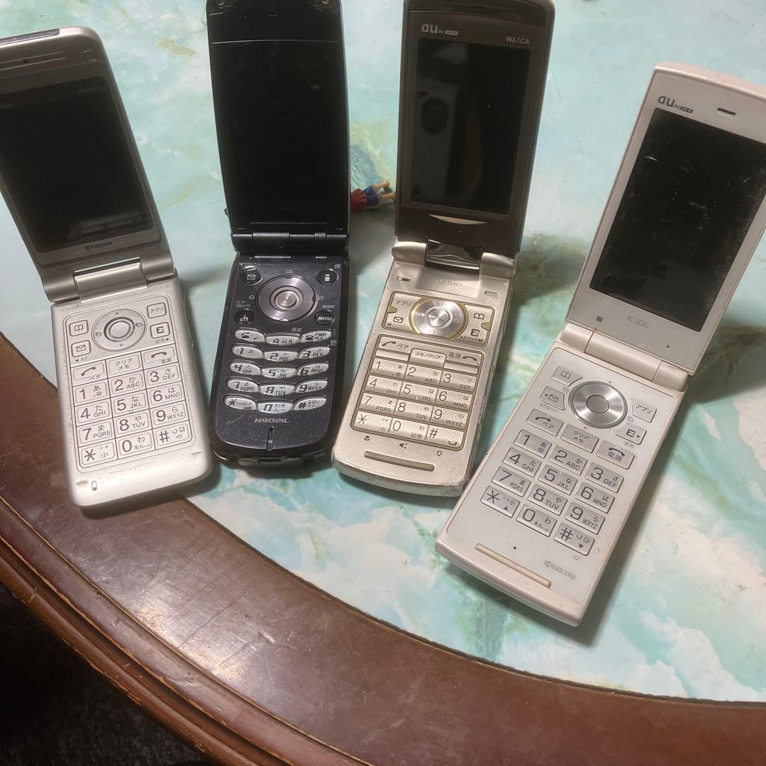 au 折りたたみ携帯電話 4台セット