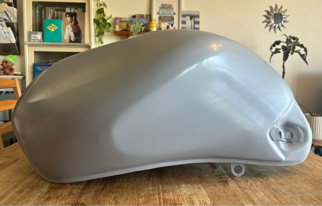 ZR-7 カワサキ　純正タンク レストア品　仕上げ用