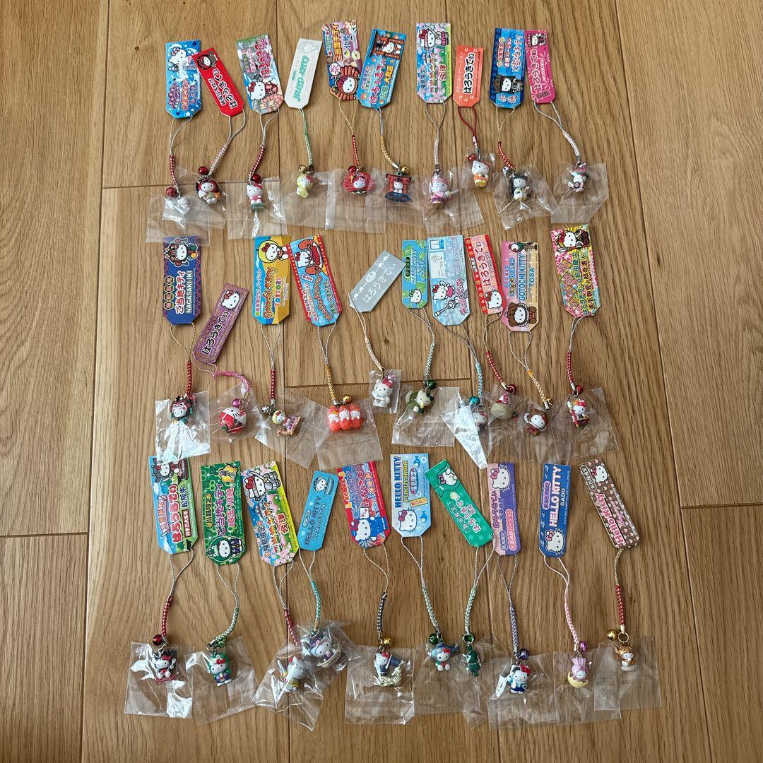 ハローキティ　ご当地キティ　ストラップ　557個おまとめ セット売り　根付け