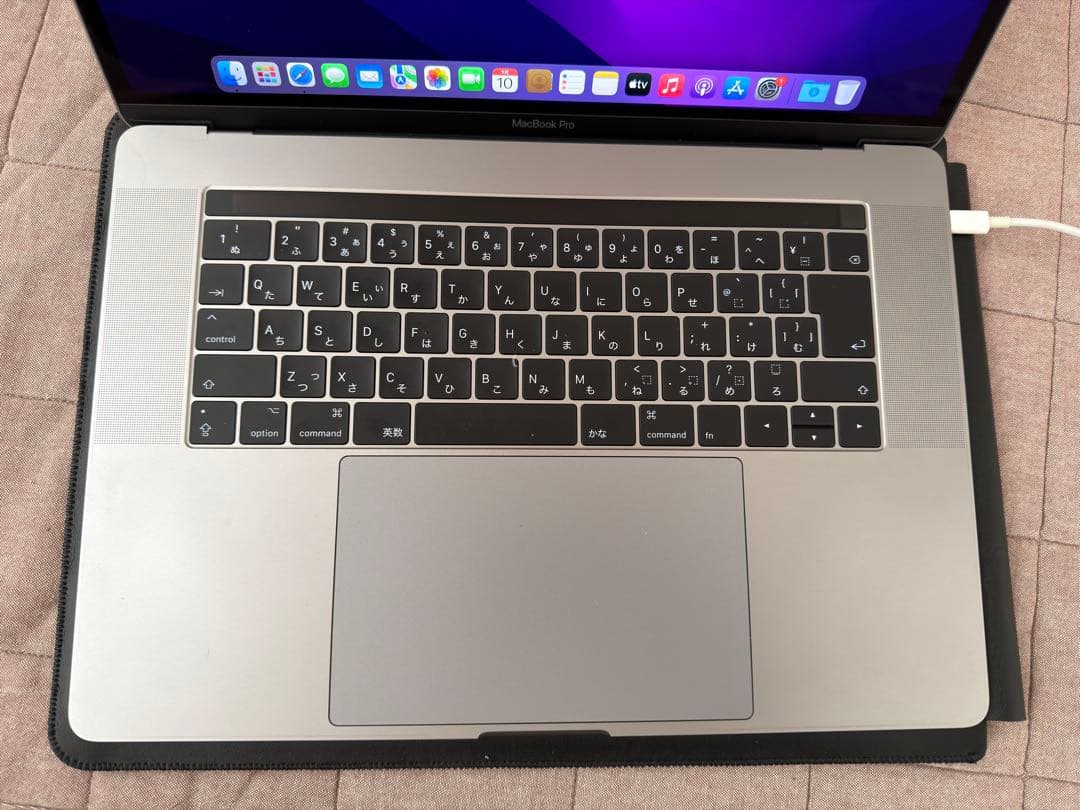 MacBook Pro 15インチ 2016 i7/16GB/512GB