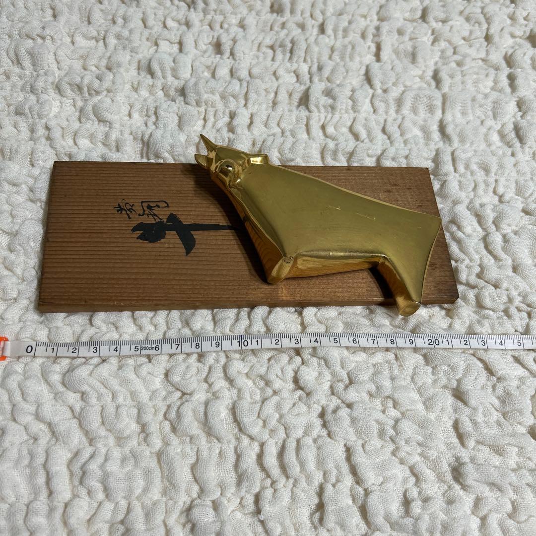 黄銅　牛　金色の置物 約14cm