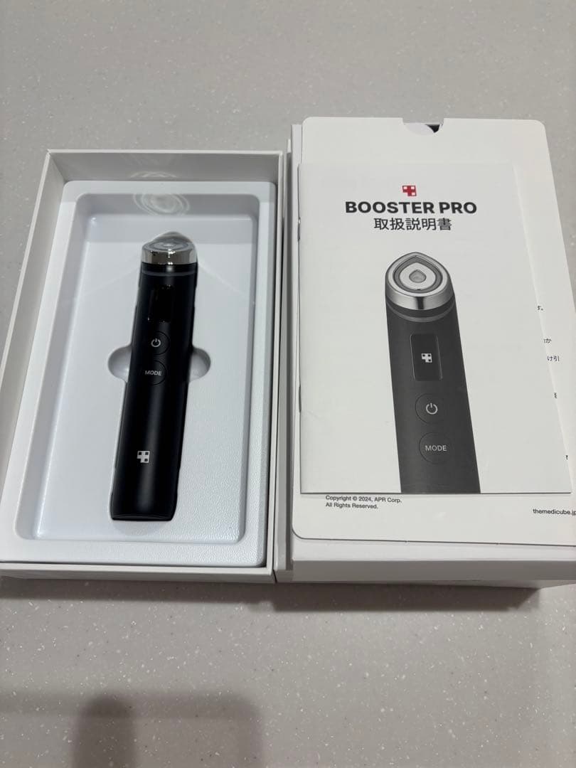 【箱・説明書付】medicube ブースタープロ 美顔器 BOOSTER PRO