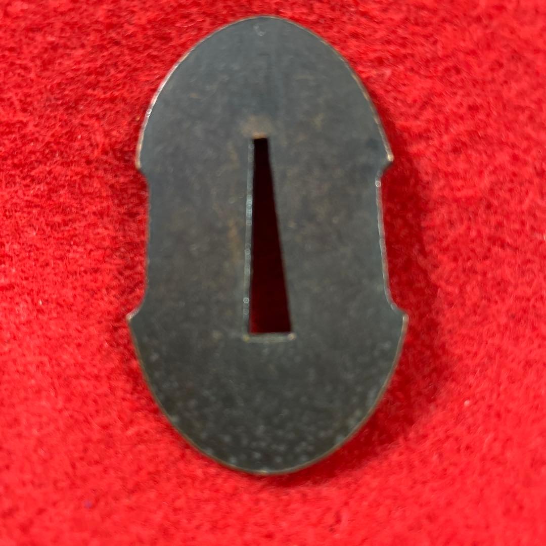 B–8 日本刀の鍔（つば）　武具　銅製　装飾品　アンティーク　美術品　工芸品