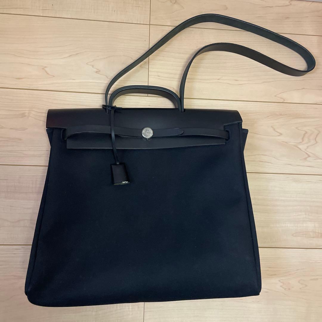 Hermès HERBAG ブラックショルダーバッグ　エールバック