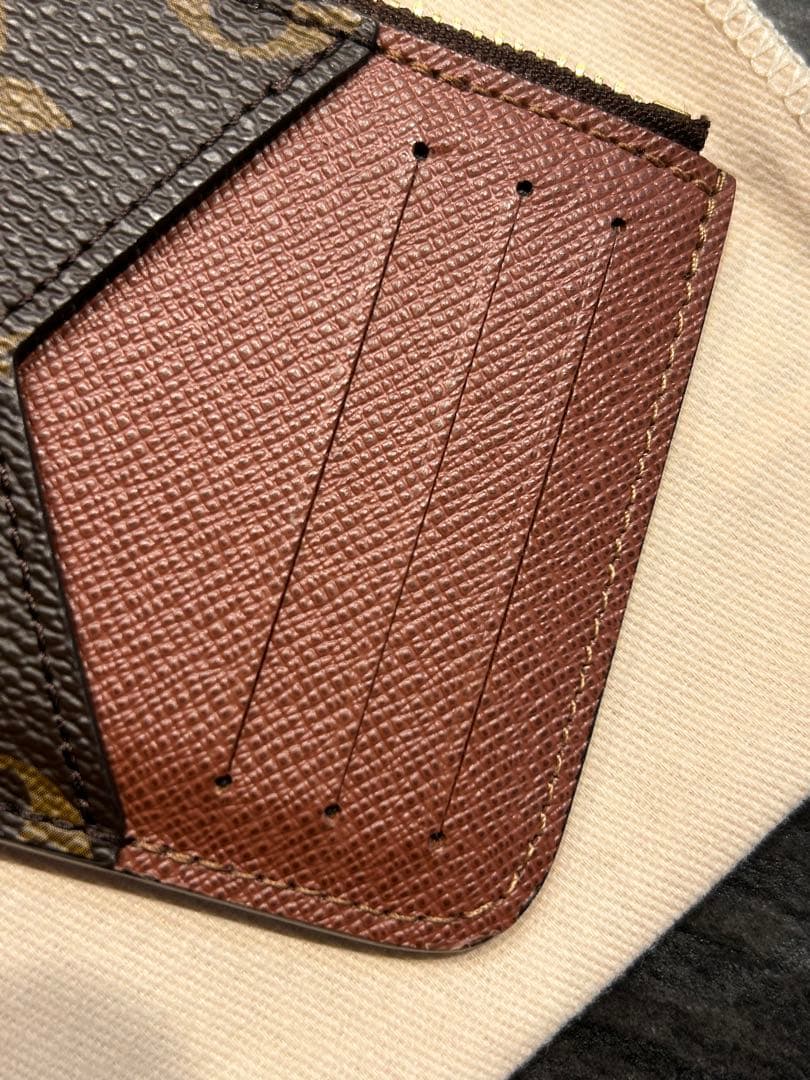 z*i様 美品　ルイ•ヴィトン　ポルトカルトロミー　M81880