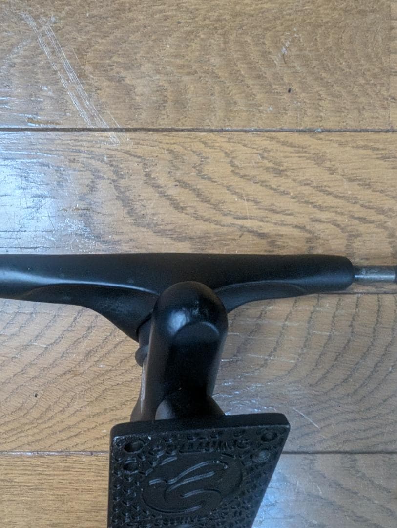 Gullwing Sidewinder II トラック ブラック 9インチ 2個