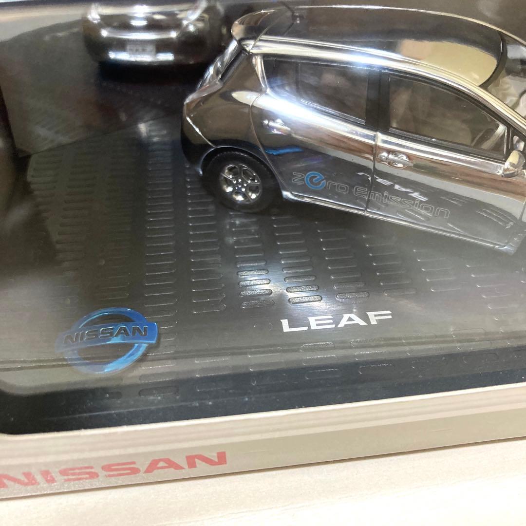 【未開封】日産モデルカーコレクション リーフLEAF ZE0 クロム色