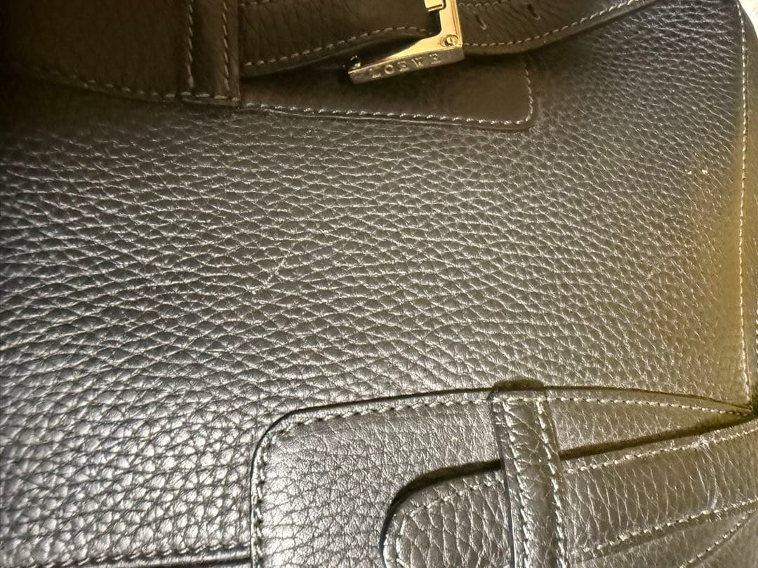 KM: LOEWE 黒 レザー ハンドバッグ