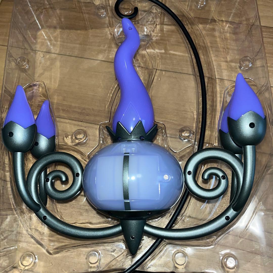 炎がまたたくLEDライト シャンデラ