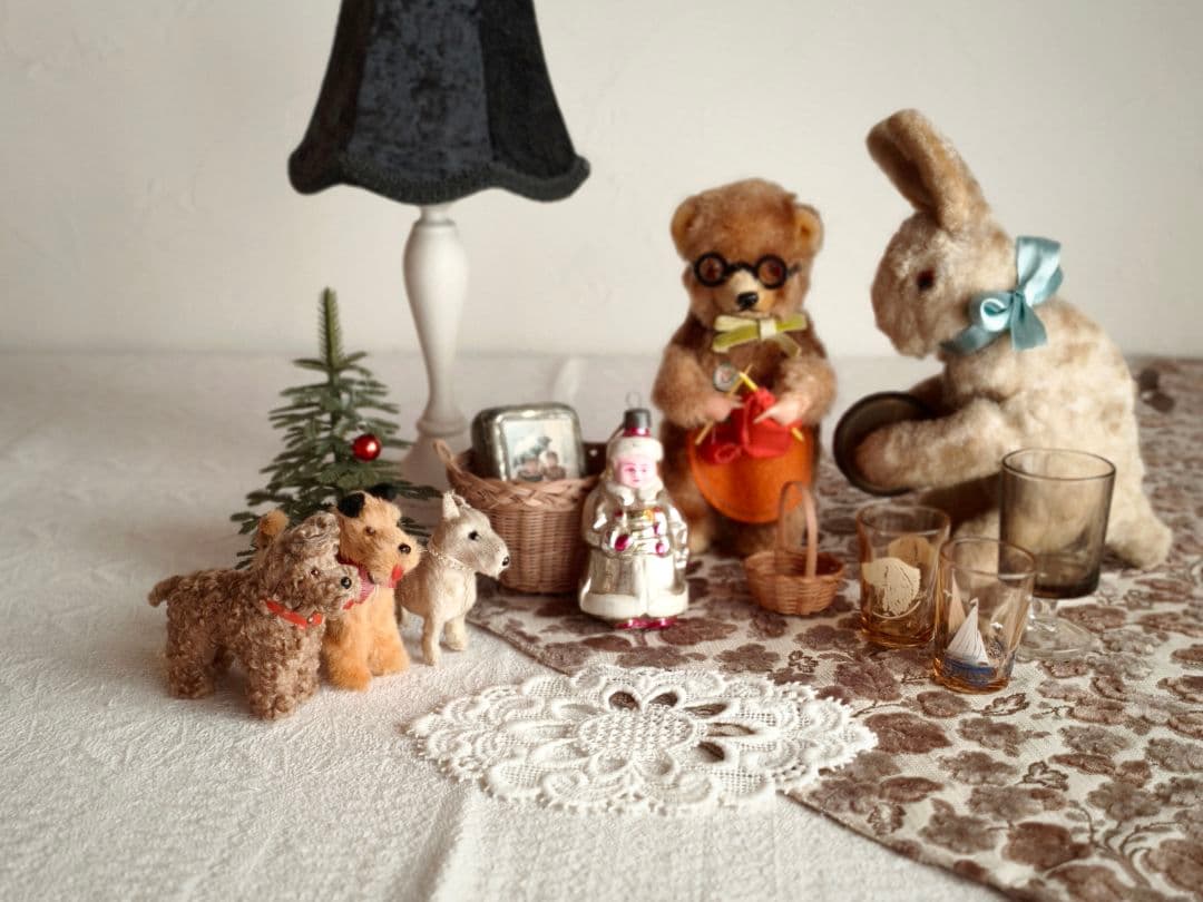 * vintage dog ❀ * 赤い勲章リボンの テリアさん