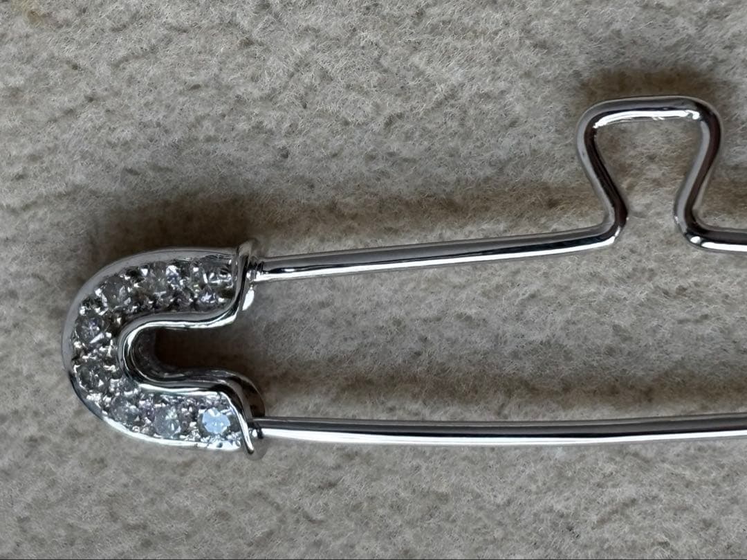 K18 ダイヤ入り　安全ピン　ブローチ　メガネホルダー　三越