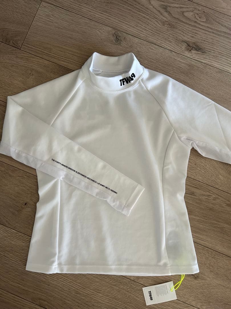 TFW49 ホワイト長袖モック