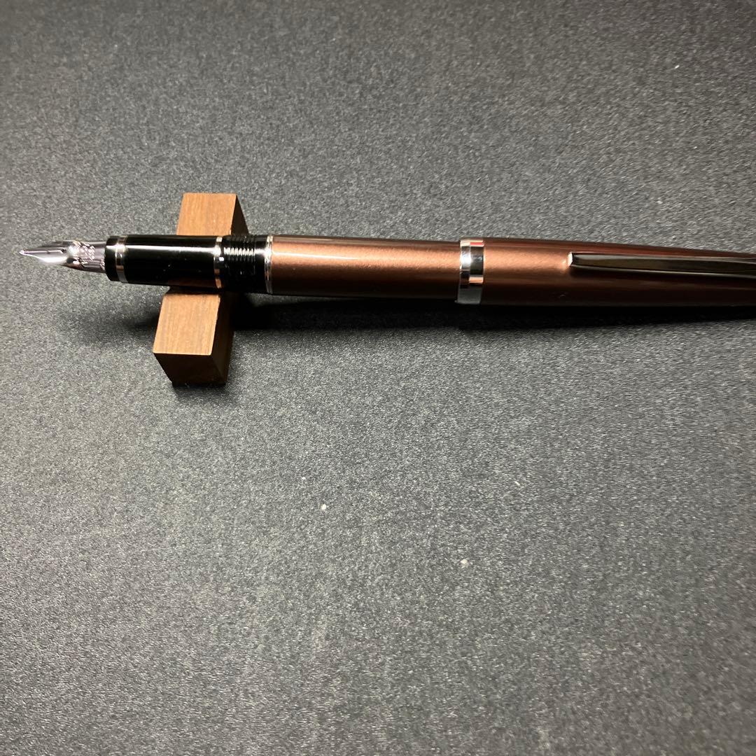 パイロット　万年筆エラボー金属軸SB ソフト太字　ブラウン