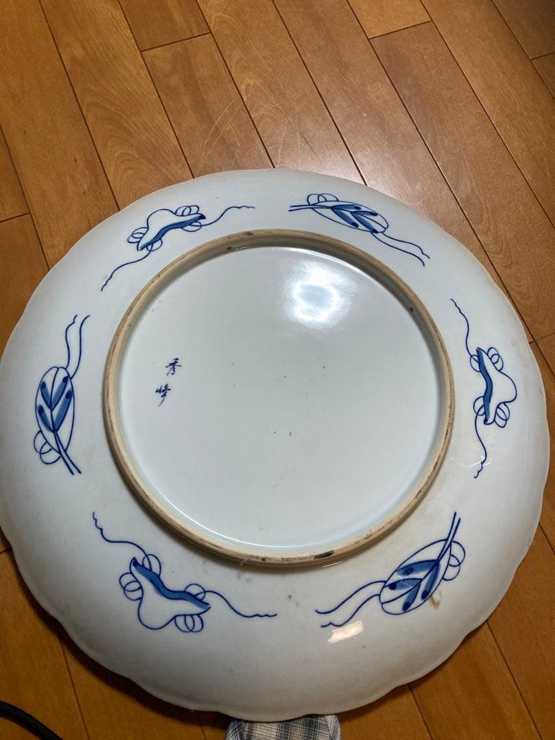 青い花模様の皿