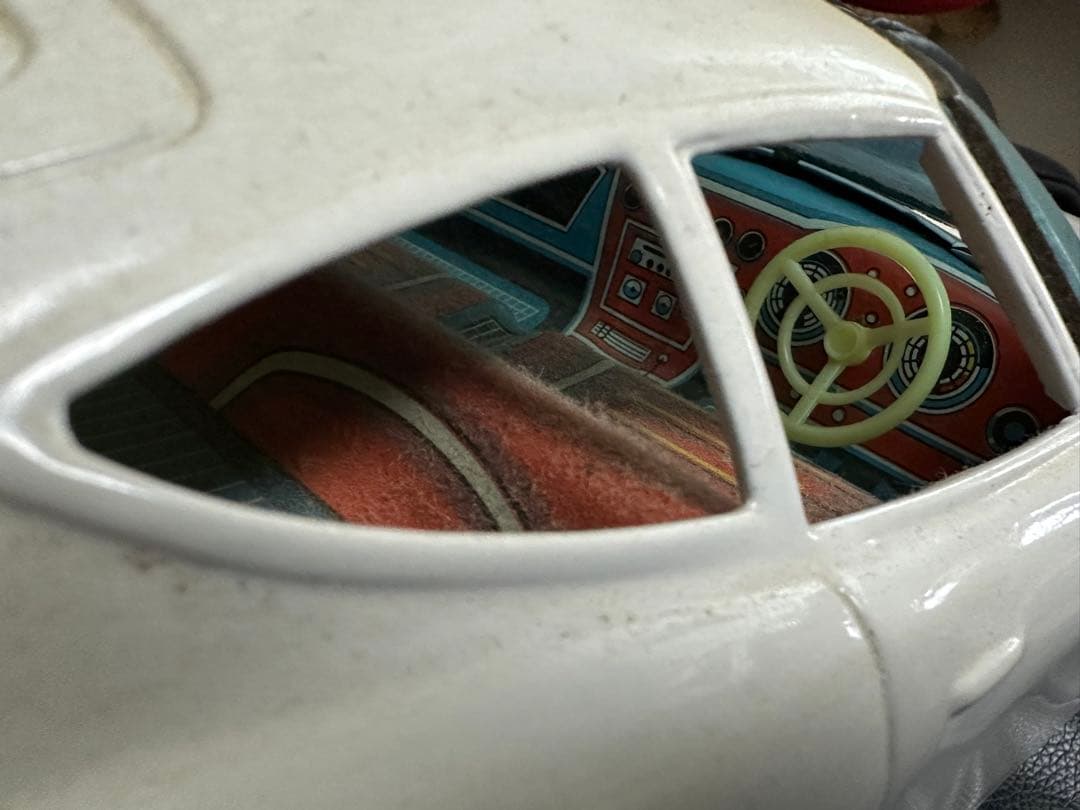 激レア！　アンティーク　ブリキ製トヨタ2000GT 白