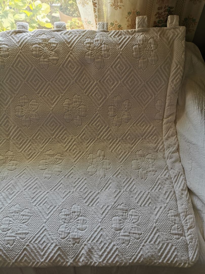 アンティーク ピケドプロヴァンス 桜モチーフ リバーシブルふっくらキルト 垂れ幕