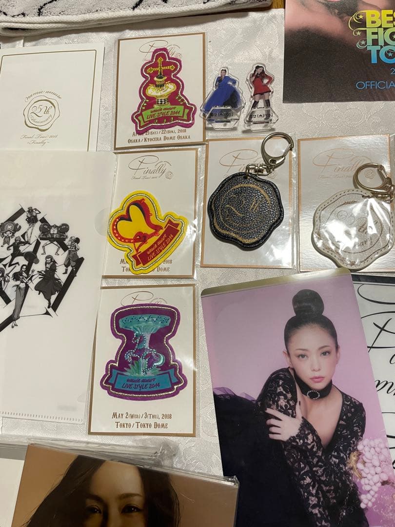 安室奈美恵　グッズ　タオル　アクスタ　マグネット　ワッペン　パンフ　CD DVD