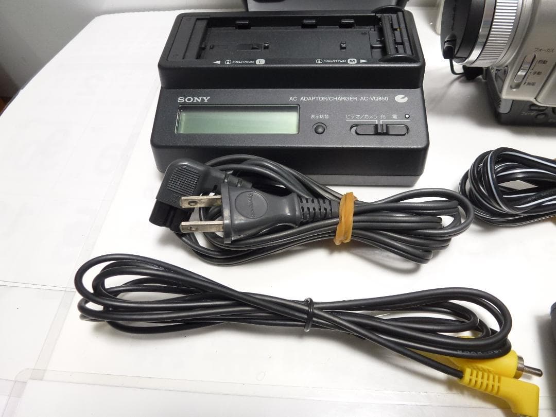 訳有り動作品 Mini DV　ソニービデオカメラ　SONY DCR-TRV20
