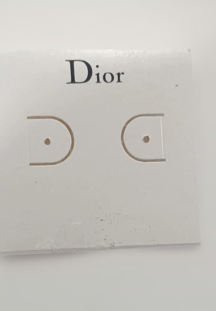 Dior ロゴ入りシルバーピアス