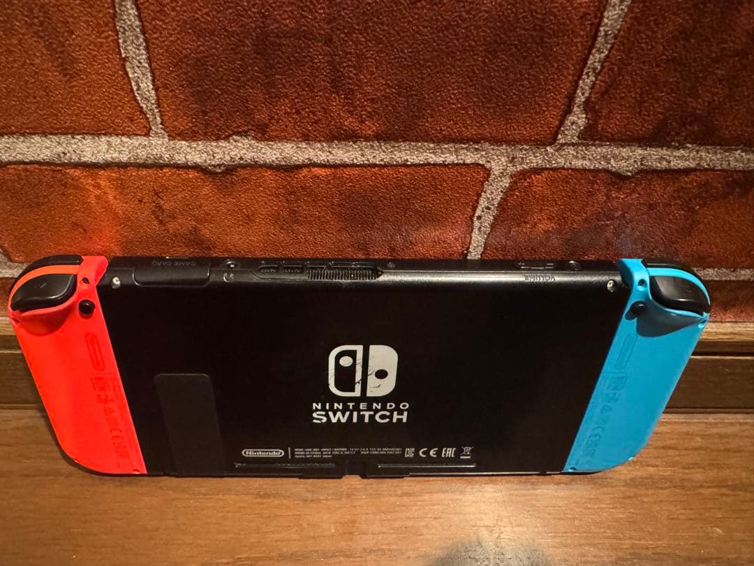 Nintendo Switch本体 + Joy-Con（青/赤）セット 正規品