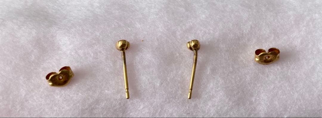 スタージュエリー K18 ダイヤモンドピアス 0.02ct 両耳 鑑定カード付