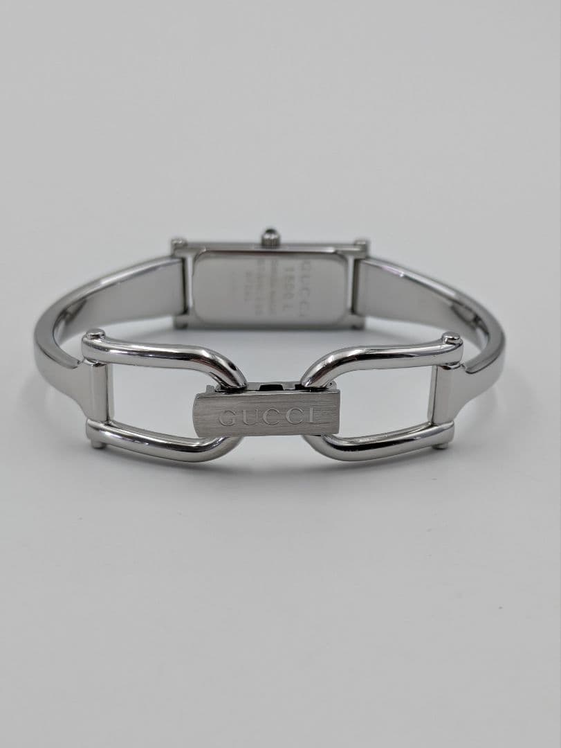 象形文字【稼働品】グッチGUCCI 1500Lバングル黒文字盤レディース