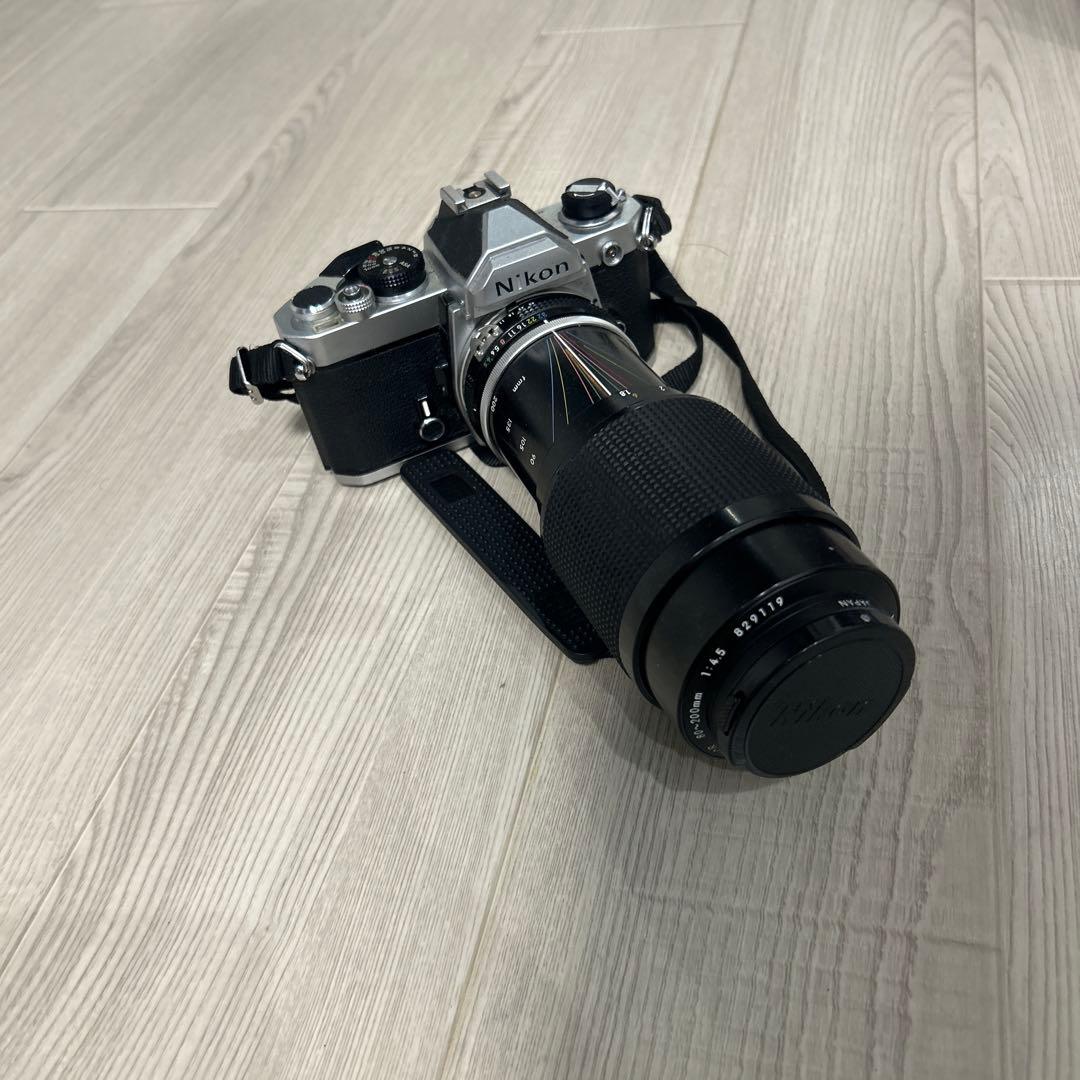 Nikon 一眼レフカメラ Nikkor 135mmレンズ付き