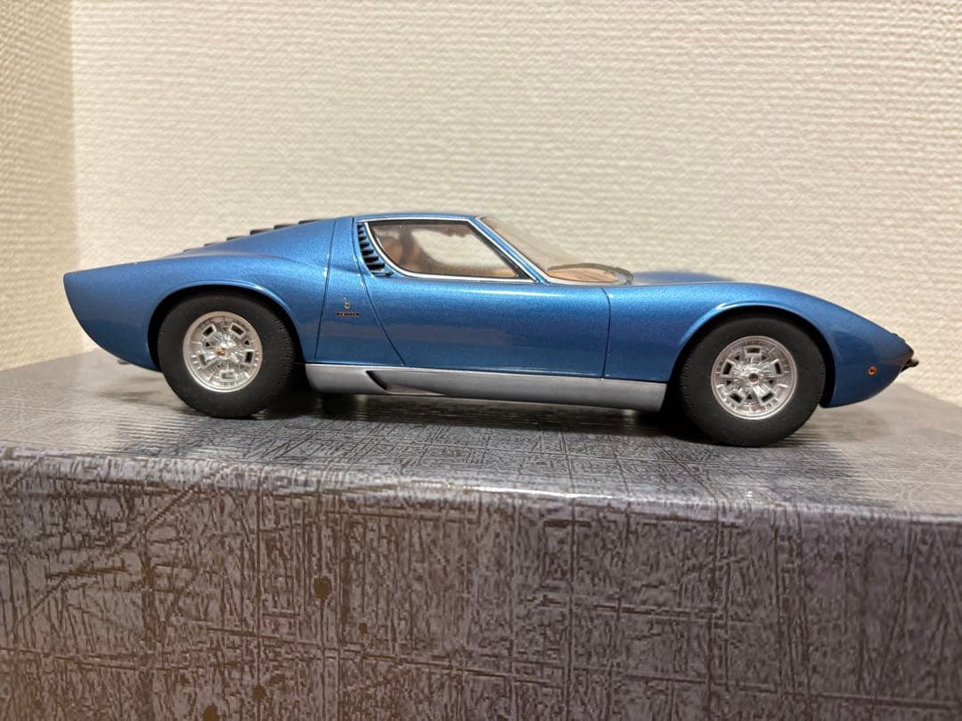 京商製1/18スケール「ランボルギーニ・ミウラP400S」