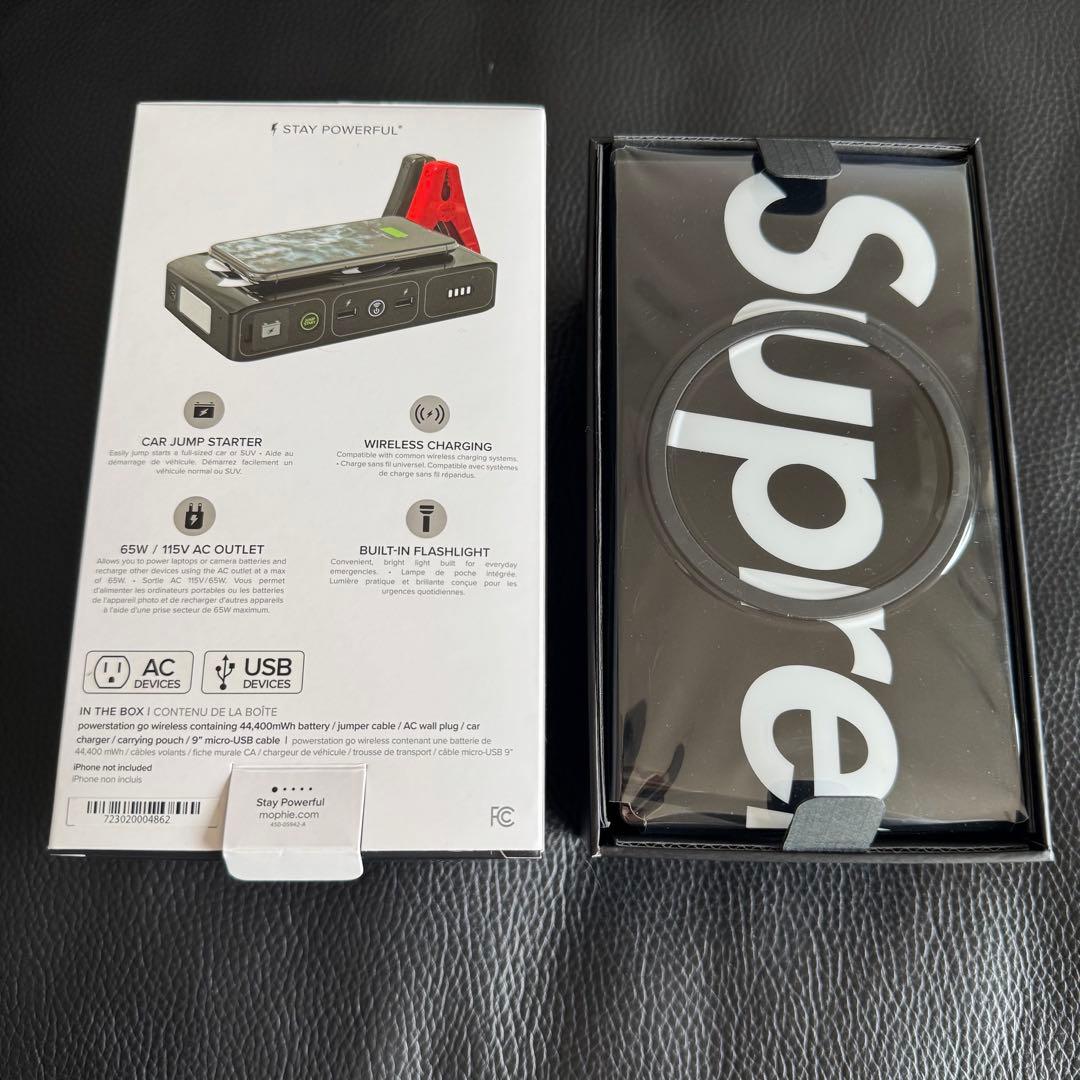 Supreme シュプリーム　Mophie Powerstation go