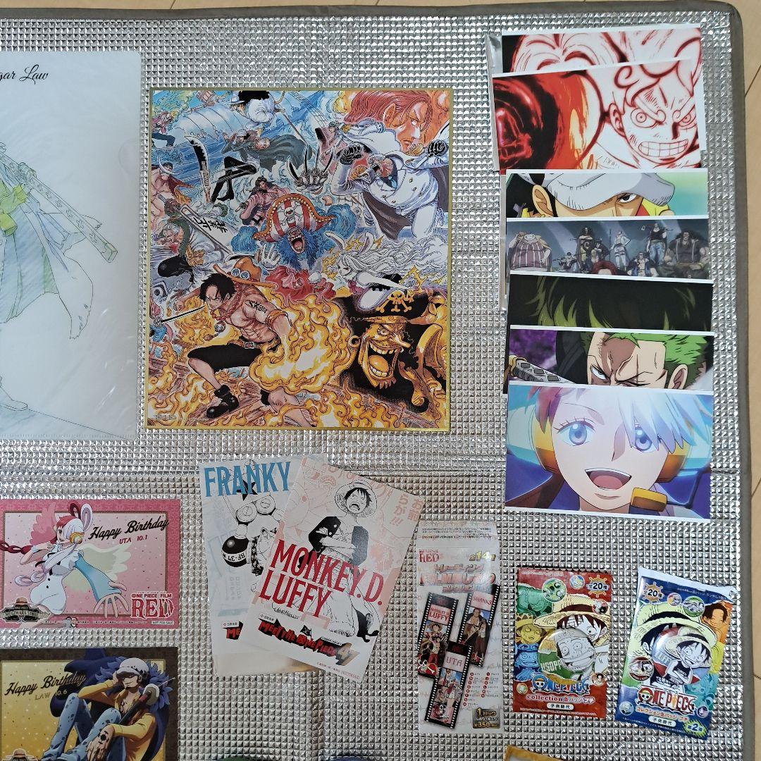 ワンピース　缶バッジ　アクリルアクセサリースタンド