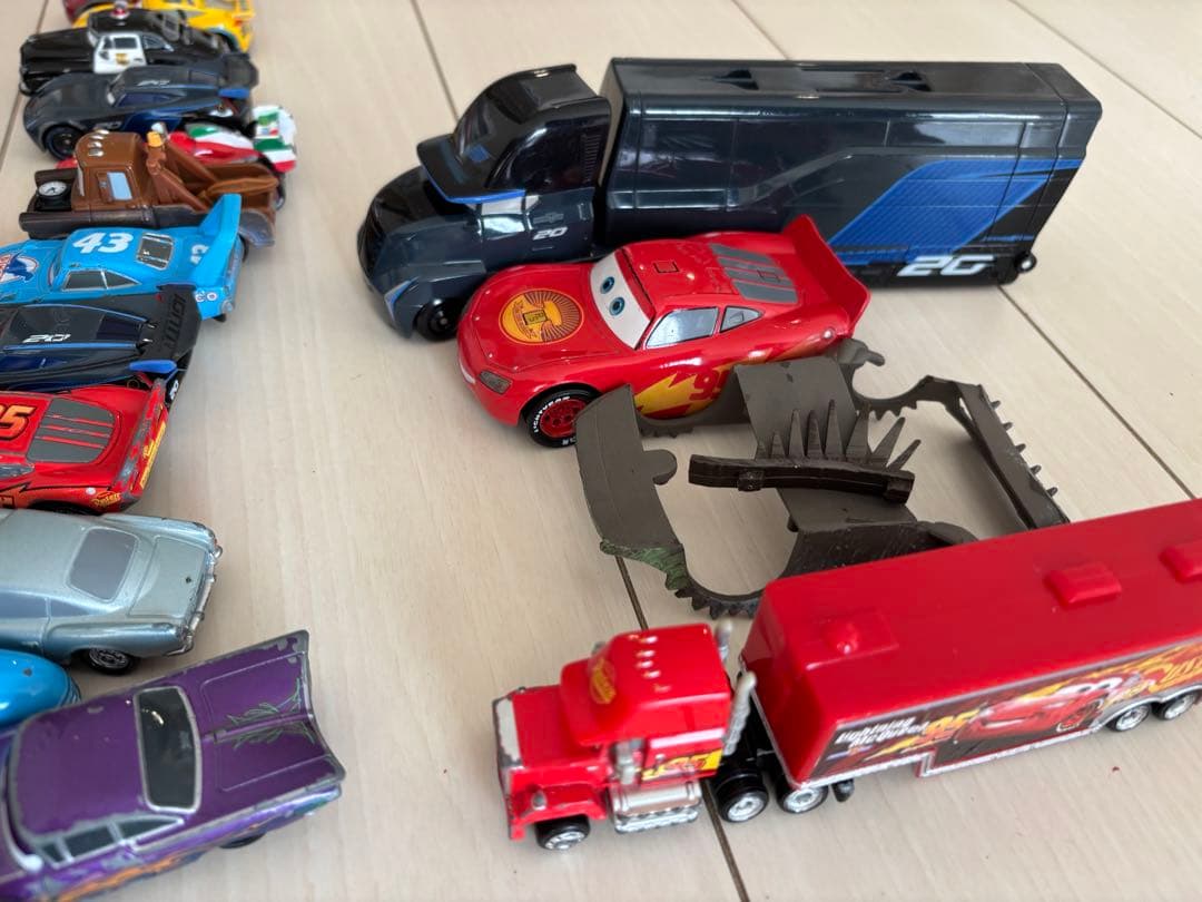 トミカ　カーズトミカ　40台