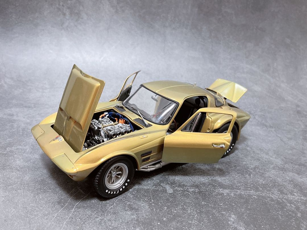 エグゾト 1/18 コルベット クーペ 1963 Suzuka Sun