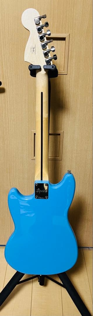 Squier Sonic Mustang HH ピックガード交換済み