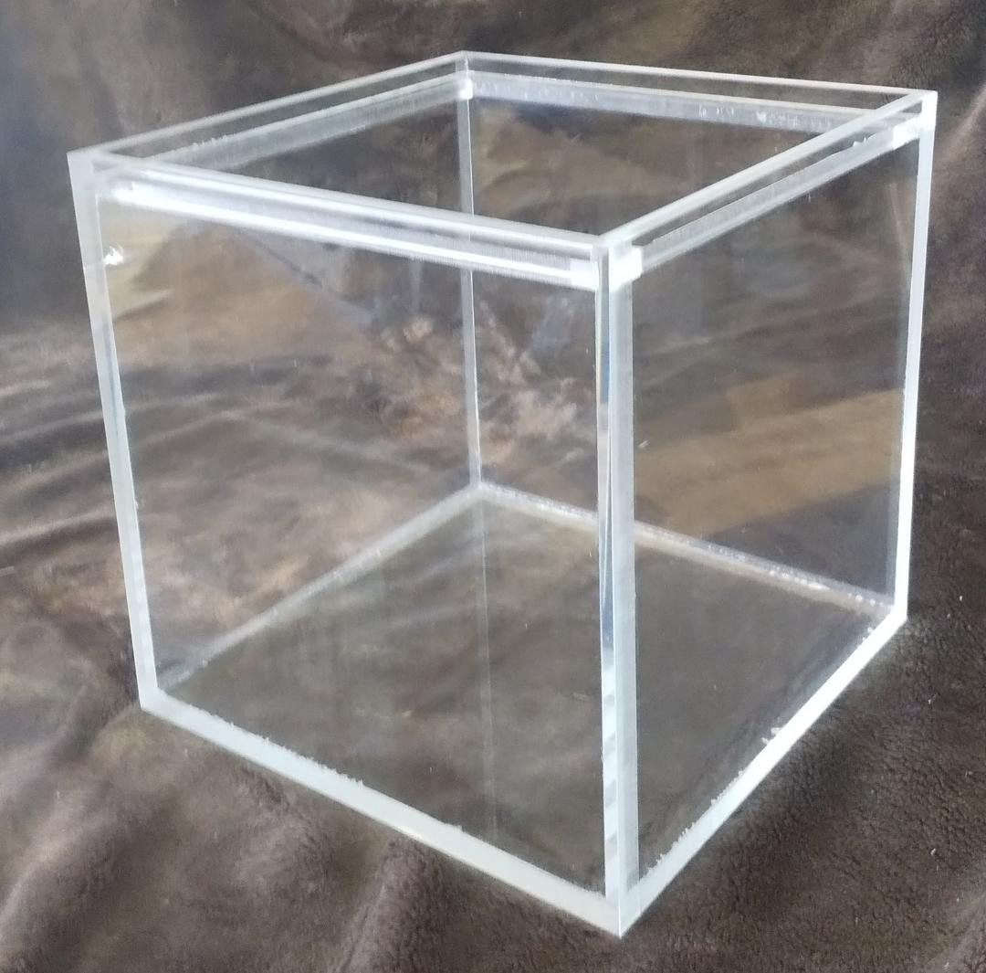 アクリルアクリル水槽。10×8t（450×450×600）長方体水槽