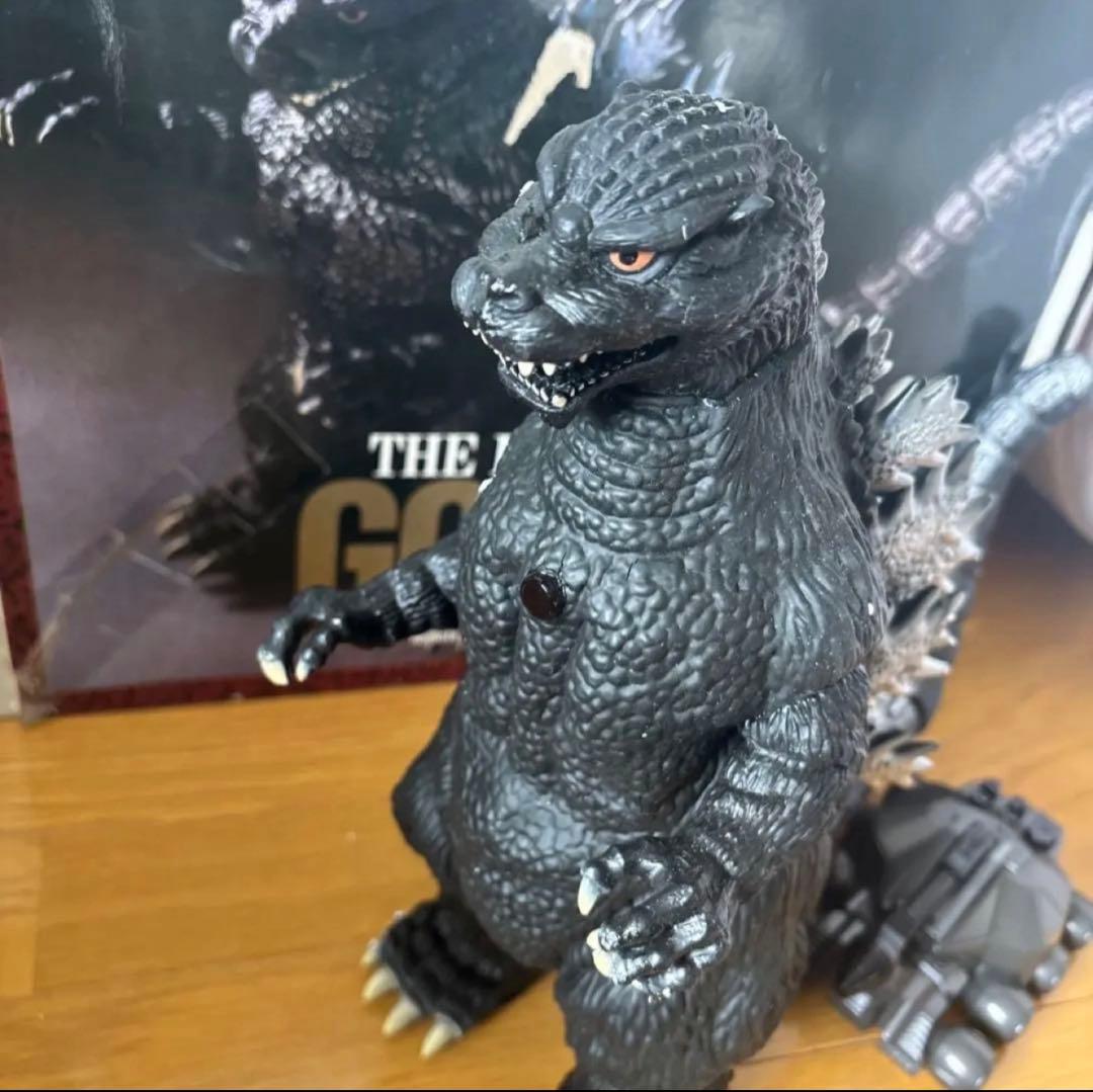 ゴジラ リモートコントロール機能付きのキングスケールゴジラフィギュア