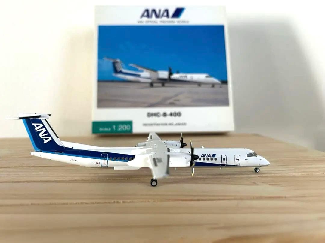 値下げ！ ANA DHC-8-400 （1/200）