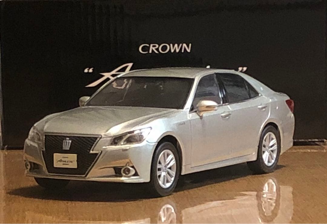 トヨタ　CROWN ATHLETE G カラーサンプル♪