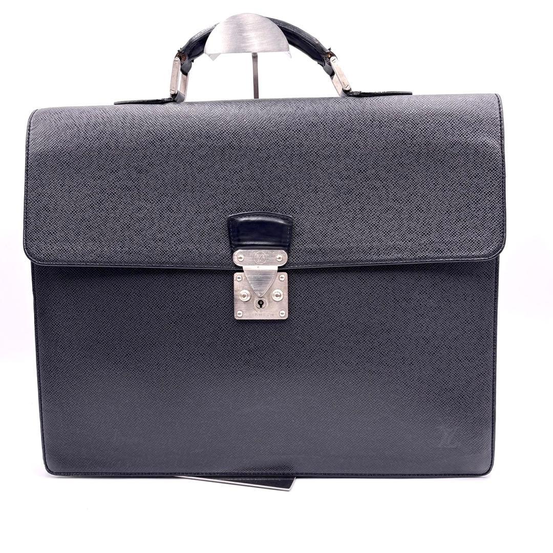 ルイヴィトン　タイガ　ロブスト1 ビジネスバッグ　ブリーフケース　A4 黒