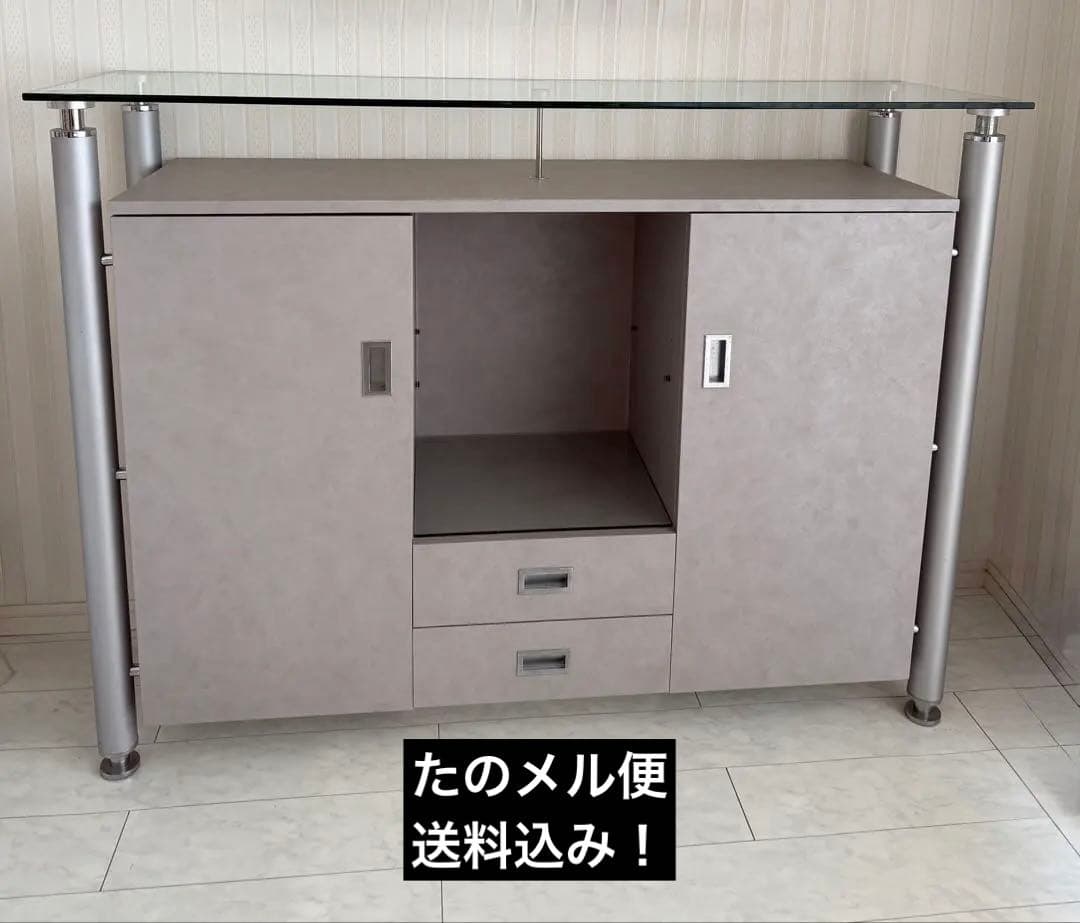 グレーキャビネット モダンデザイン