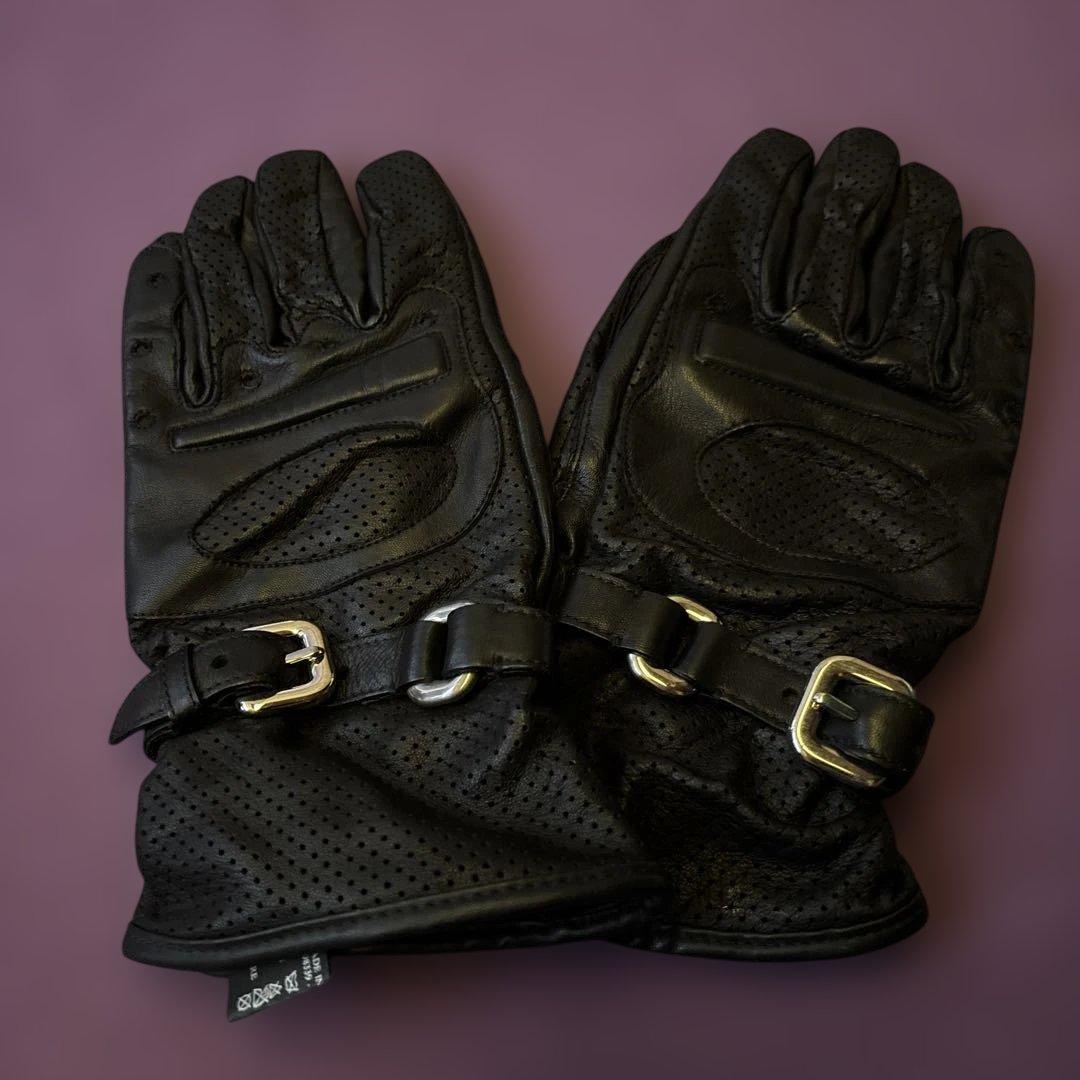 プラダ　レザー手袋 黒