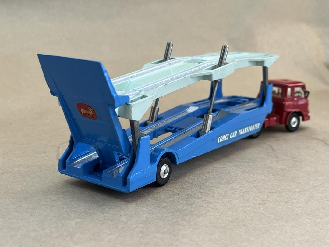 ミニカー Corgi Carrimore Car Transporter