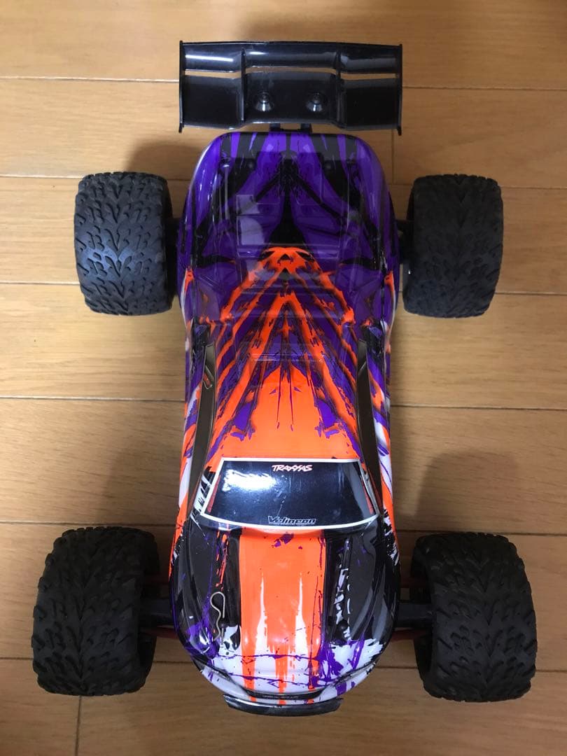 TRAXXAS EREVO VXL 1/16スケール　ブラシレス