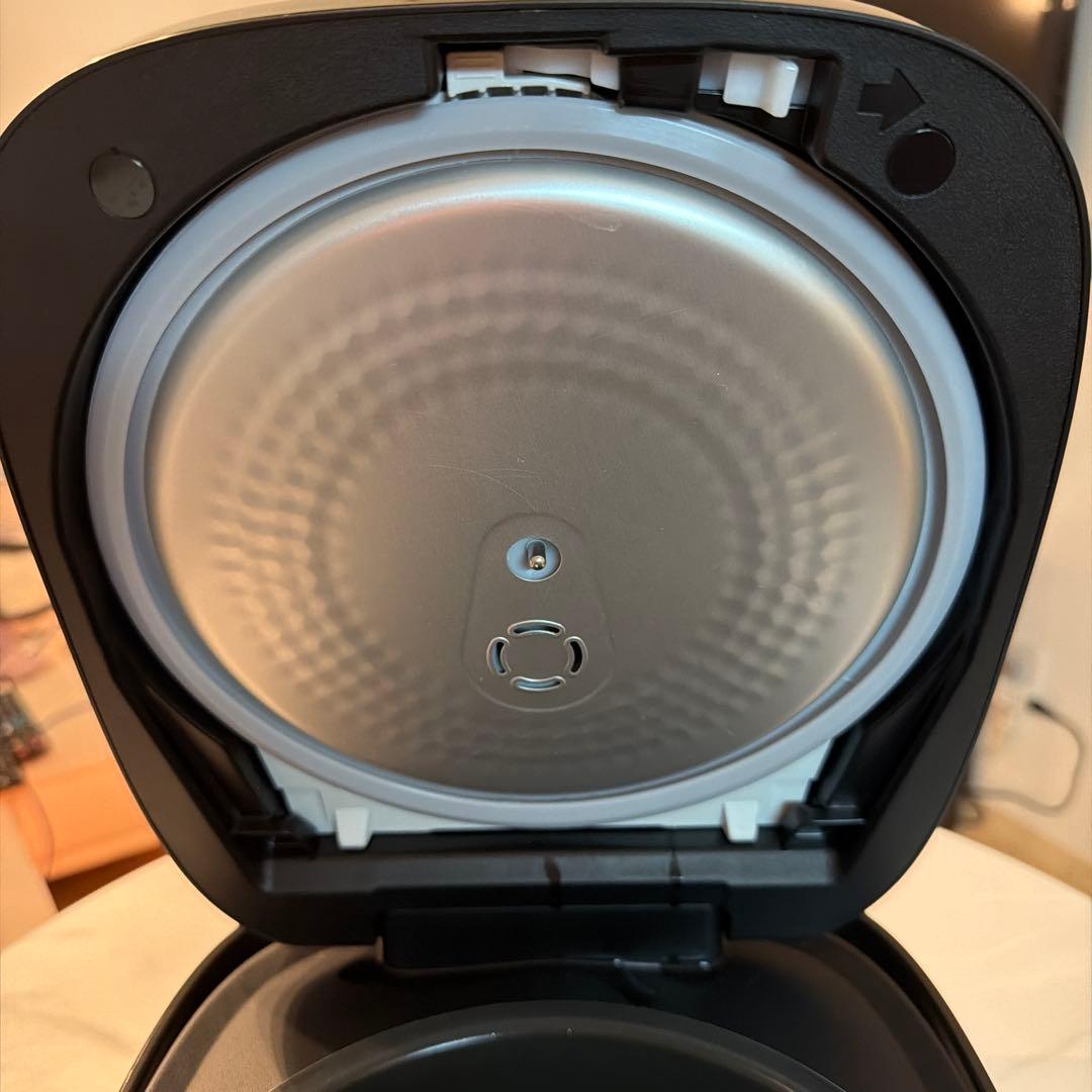 パナソニック炊飯器　Panasonic SR-FE101