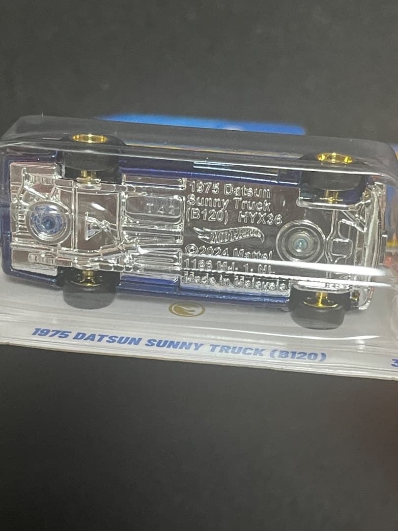 ミニカー 1975 DATSUN SUNNY TRUCK STH