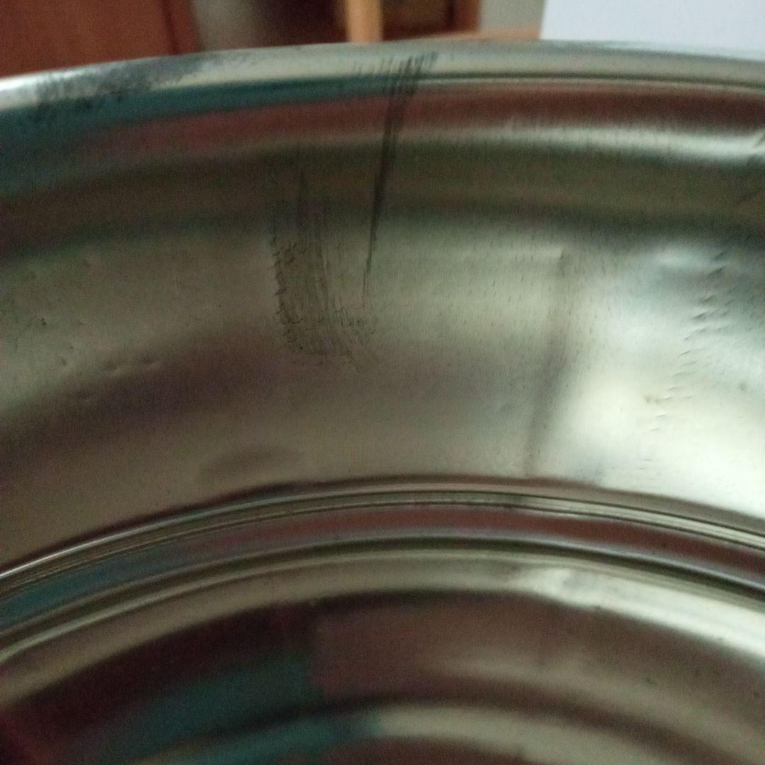 お菓子　Nestle　キットカットの蓋付き缶　非売品