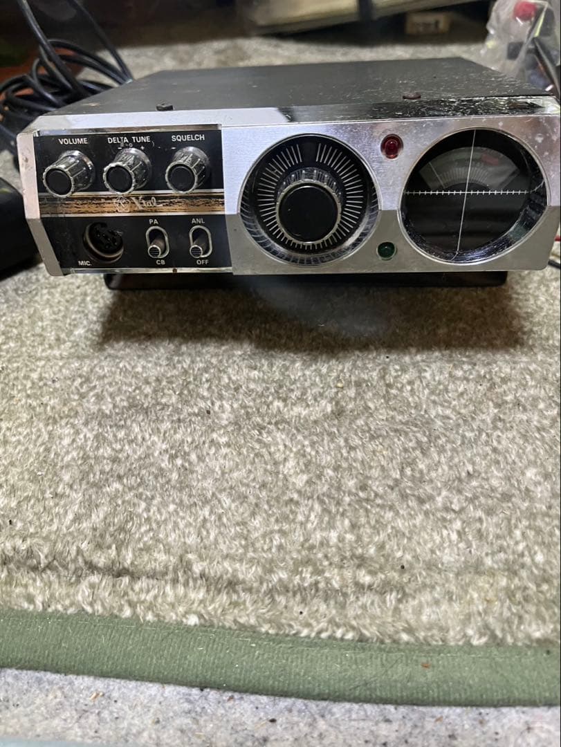 当時のレトロ無線機 受信機 多機能モデル