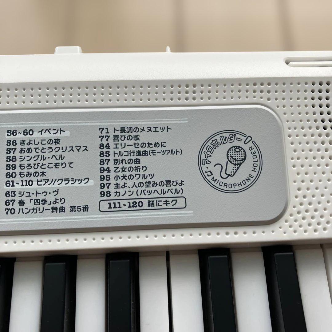 CASIO LK-330 Casioton光ナビゲーションキーボード　61鍵盤
