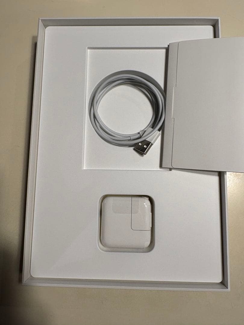 iPad(第5世代) 32GB wi-fi シルバー